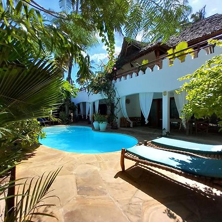 Moyo Apartment Pwani Mchangani Buitenkant foto