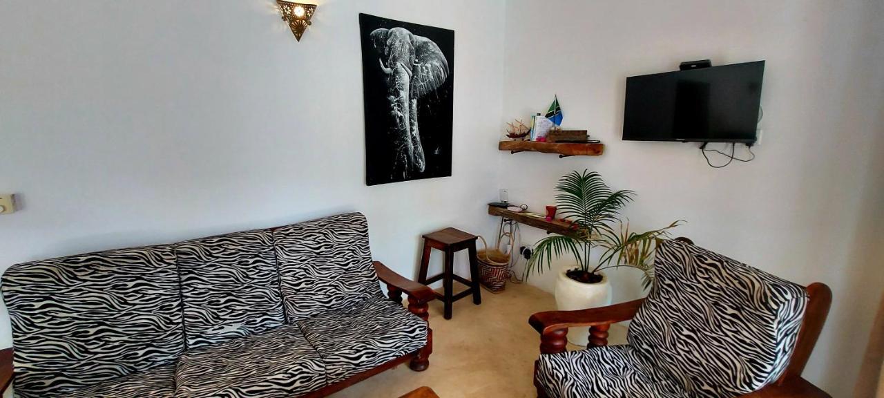 Moyo Apartment Pwani Mchangani Buitenkant foto